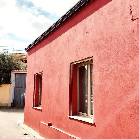 Red House Cabras