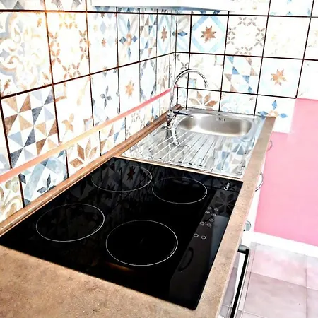 Red House بيت للعطل